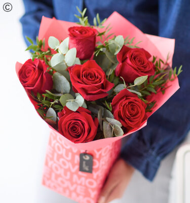 * Valentine's Day 6 Red Rose Gift Box